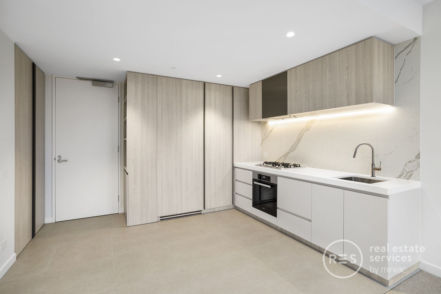 2 bedrooms Apartment / Unit / Flat in 514/65 Stables Circuit DONCASTER VIC, 3108