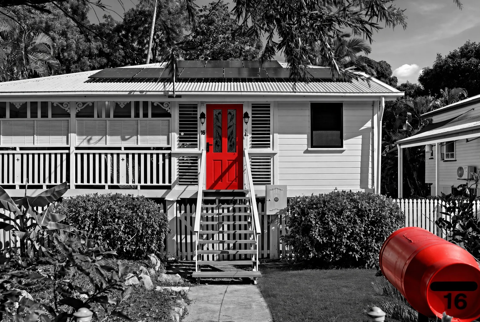 16 Baxter Street, West End QLD 4810