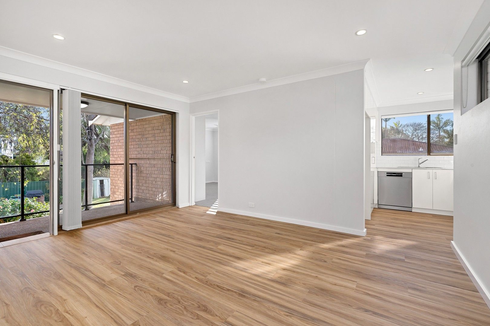 1 bedrooms Apartment / Unit / Flat in 11/122 Anzac Avenue ENGADINE NSW, 2233