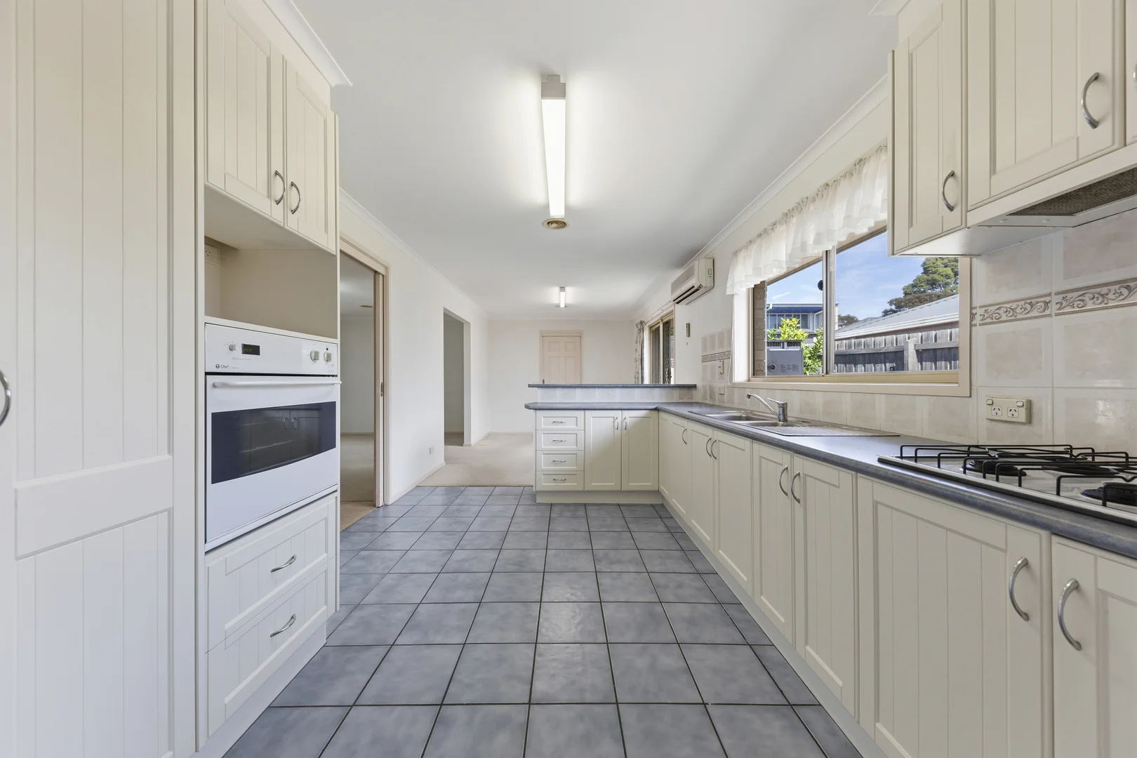Additional image 6 of 3/165 Princes Way, Drouin VIC 3818