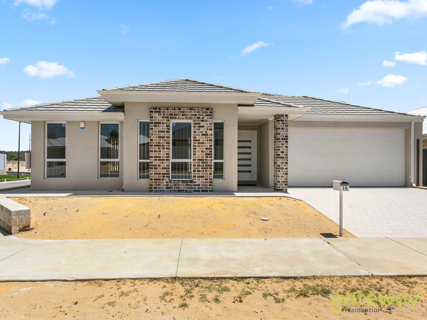 4 bedrooms House in 10 Asparago Street WELLARD WA, 6170