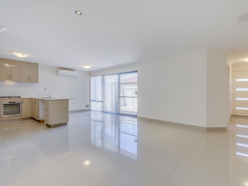 3 bedrooms Villa in 8/18 Gladstone Road ARMADALE WA, 6112