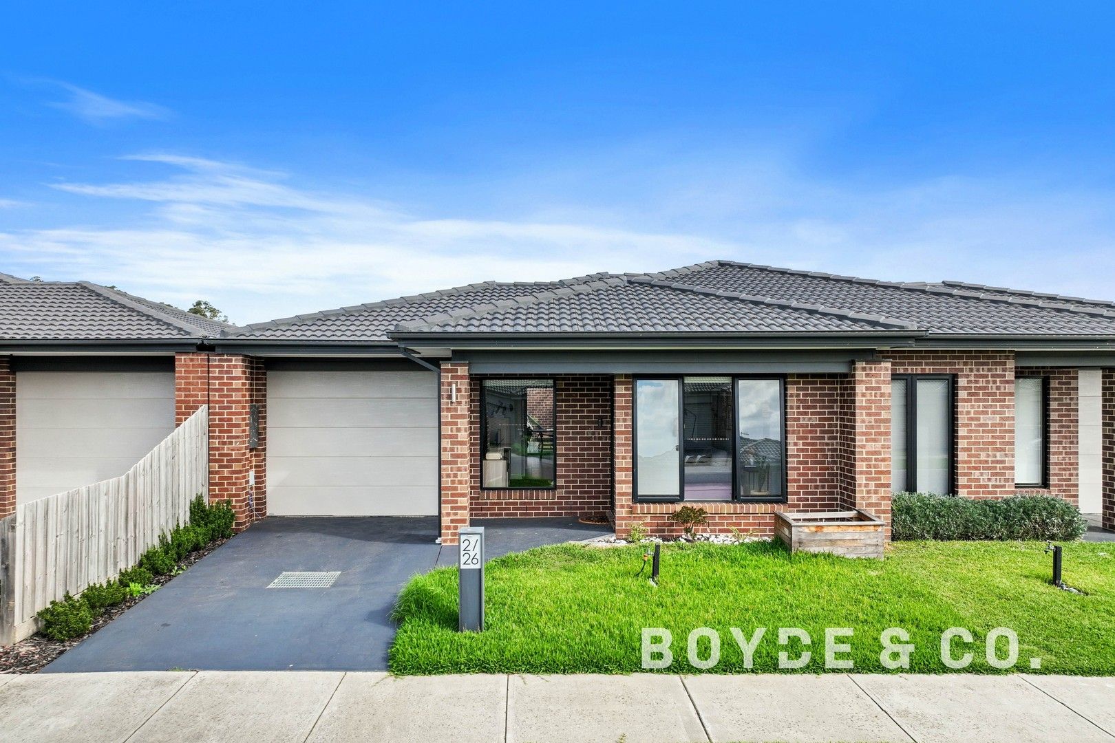 2 bedrooms Townhouse in 2/26 Shakespeare Court DROUIN VIC, 3818