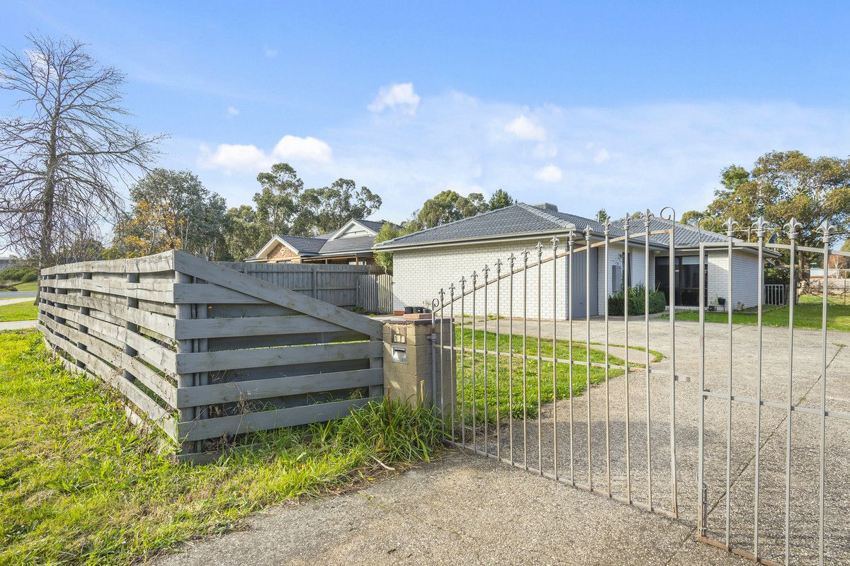 1/102 Station Road, Gisborne VIC 3437, Image 0