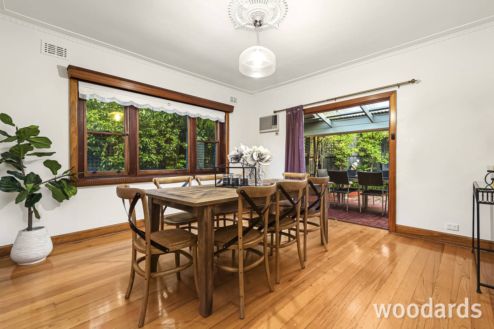 28 Farleigh Avenue, Burwood VIC 3125, Image 2