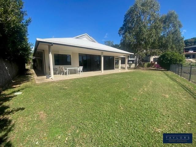 3 bedrooms House in 7 Parker Road CANNONVALE QLD, 4802