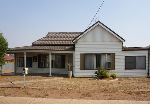 28 Shire Street, West Wyalong NSW 2671