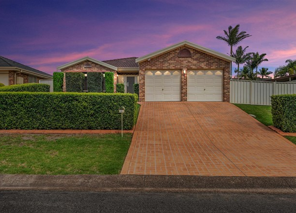 15 Bracken Close, Cameron Park NSW 2285