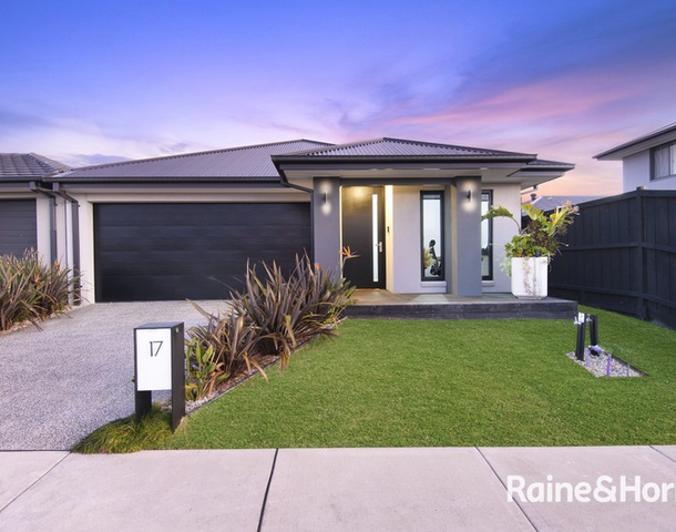 17 Jeepster Way, Cranbourne South VIC 3977