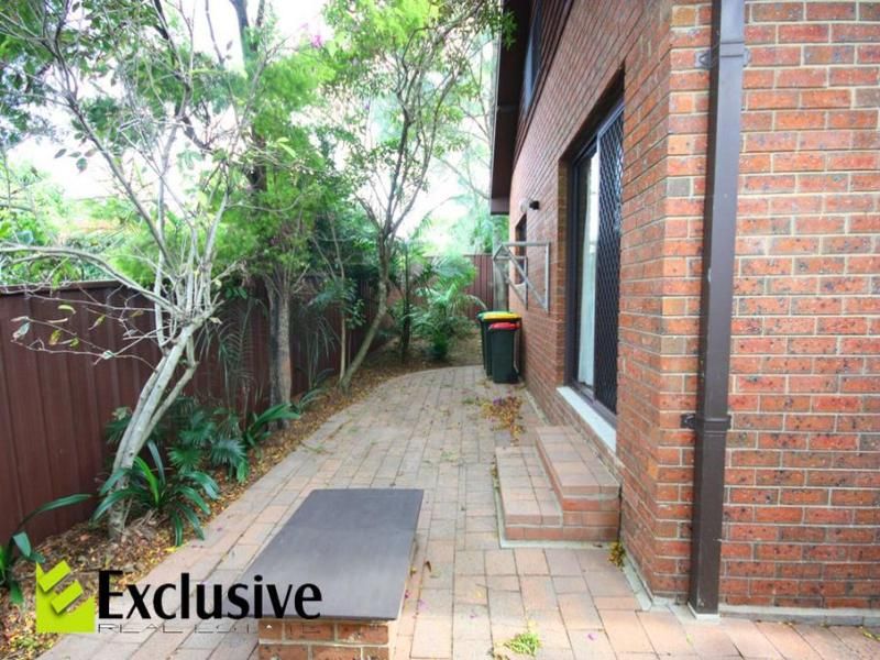 2/30 Hospital Road, Concord West NSW 2138, Image 2