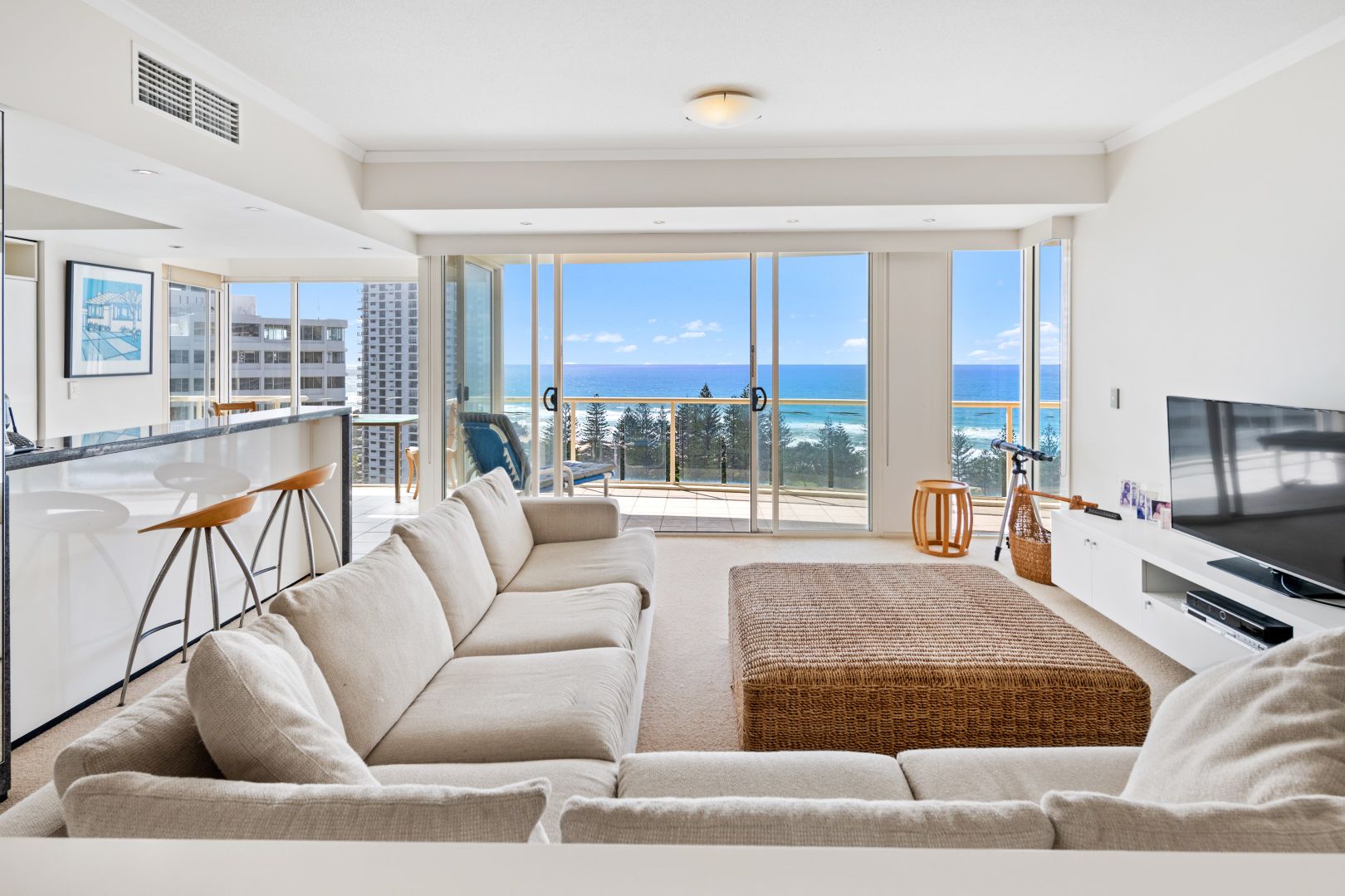 1152/1-17 Lennie Avenue, Main Beach QLD 4217, Image 2