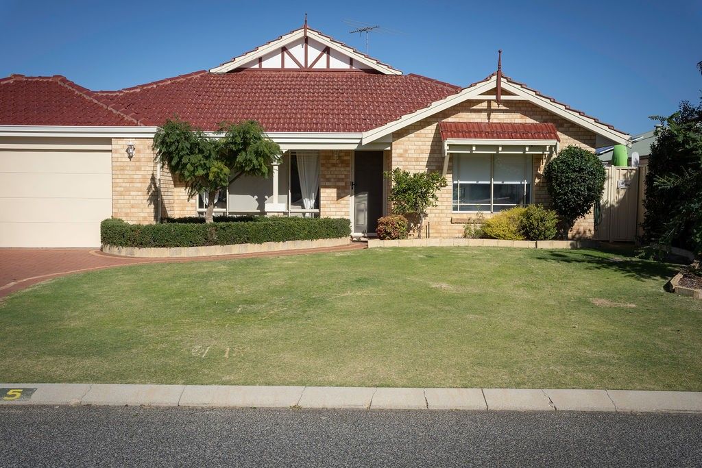 5 Carisbrooke Loop, Hocking WA 6065, Image 0