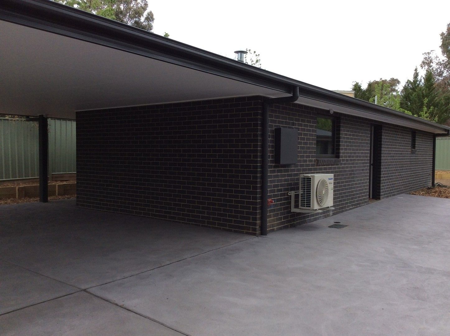 3 bedrooms Townhouse in 1/10 Derham Court WANNIASSA ACT, 2903