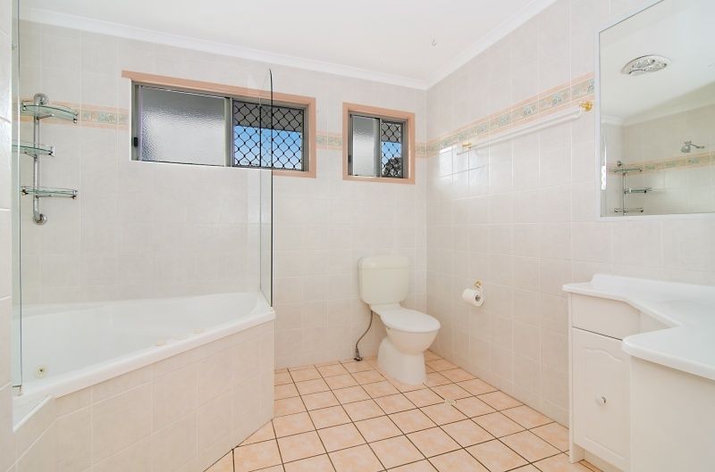 19 Roscommon Rd, Boondall QLD 4034, Image 2