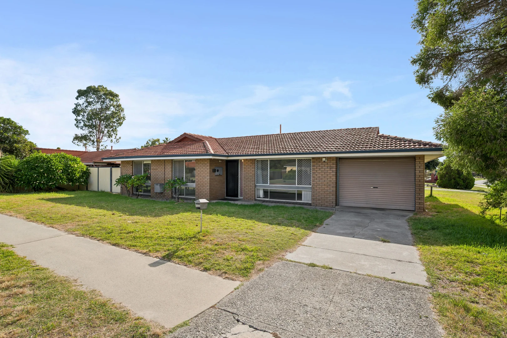 Additional image 2 of 11 Elvington Way, Thornlie WA 6108