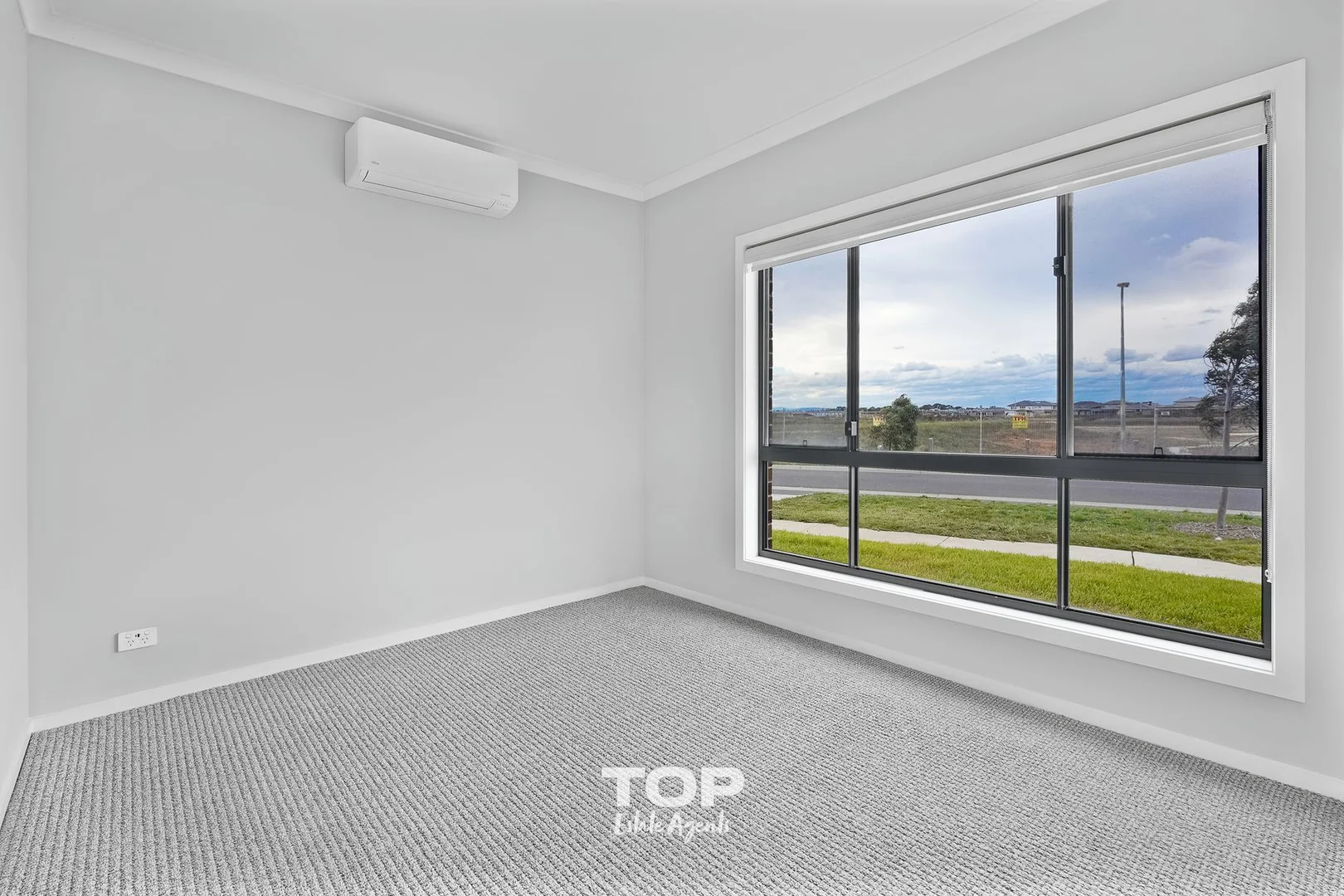 Additional image 2 of 33 Acqua Drive, Clyde VIC 3978