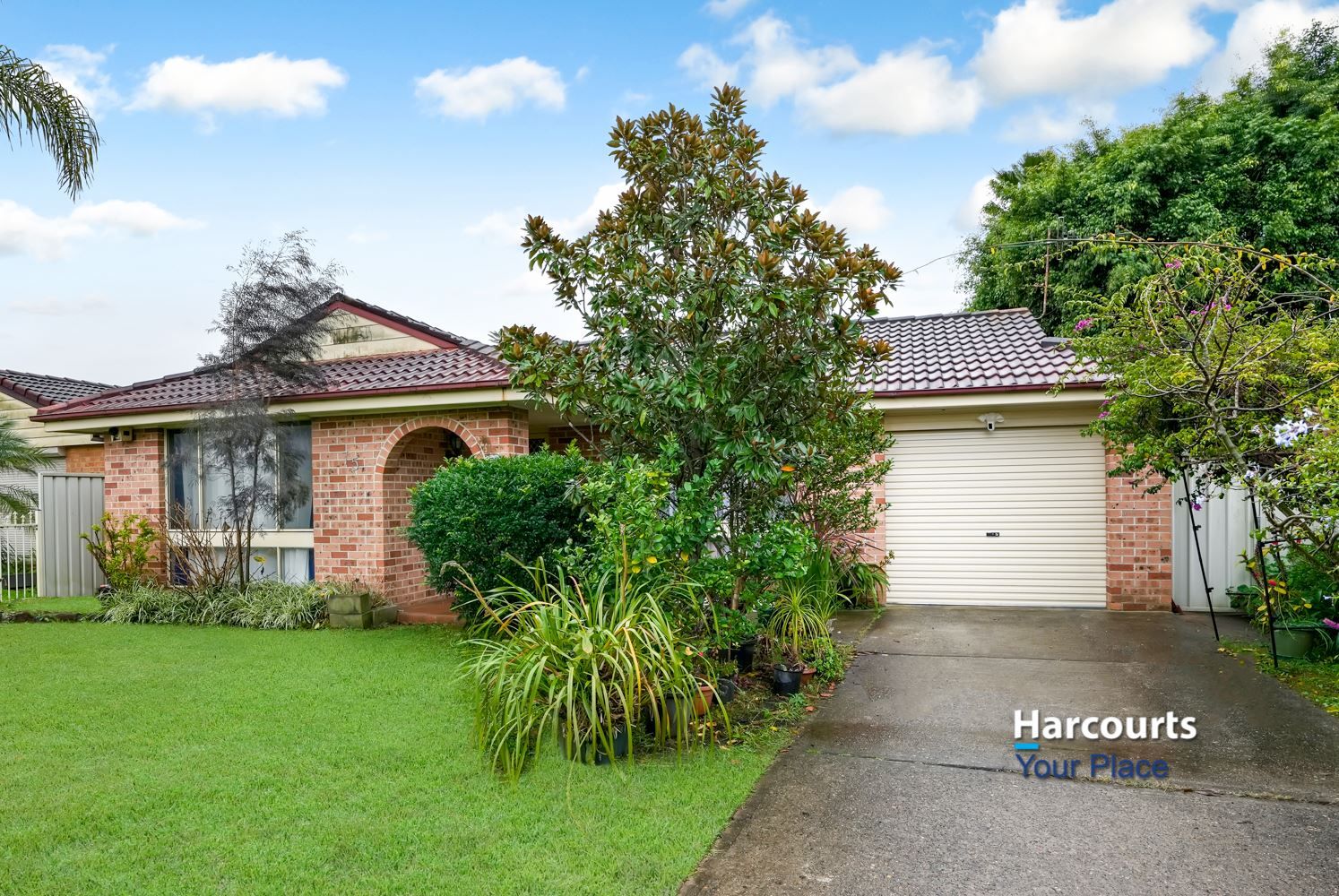 4 bedrooms House in 75 Buckwell Drive HASSALL GROVE NSW, 2761