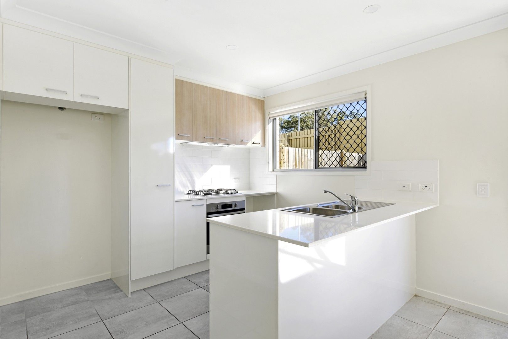 3 bedrooms Townhouse in 6/20 Eminence Lane BRIDGEMAN DOWNS QLD, 4035
