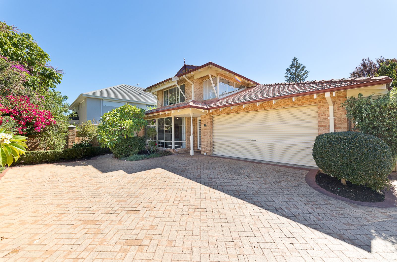 3 bedrooms House in 53D Macleod Road APPLECROSS WA, 6153