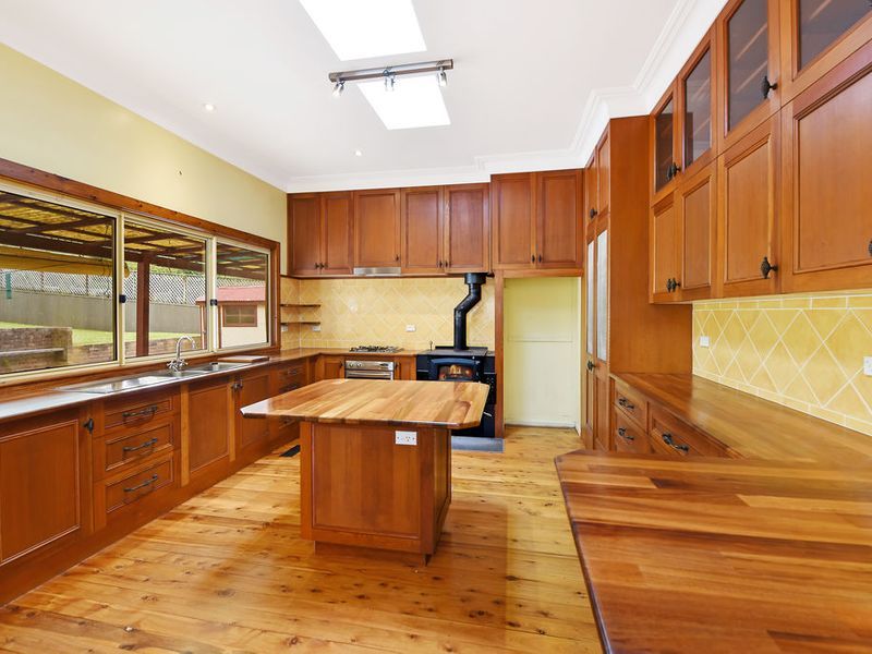 14 Hughes Avenue, Lawson NSW 2783, Image 2