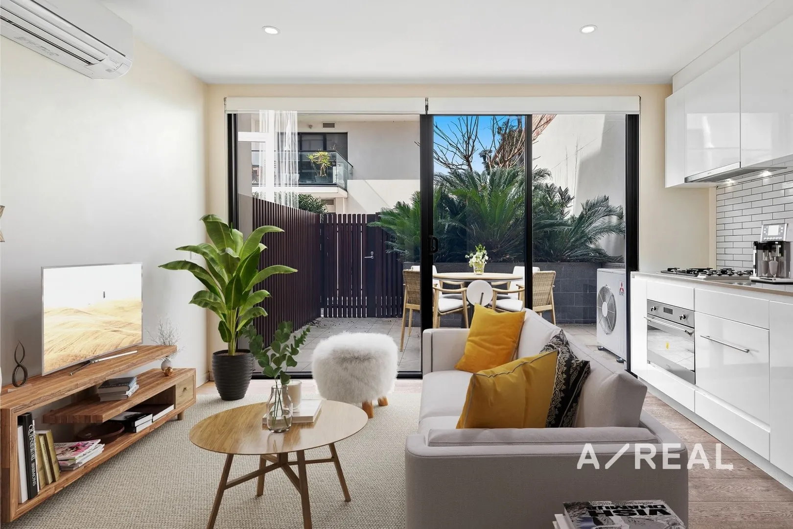 Two bedroom apt in Great Location, Richmond
