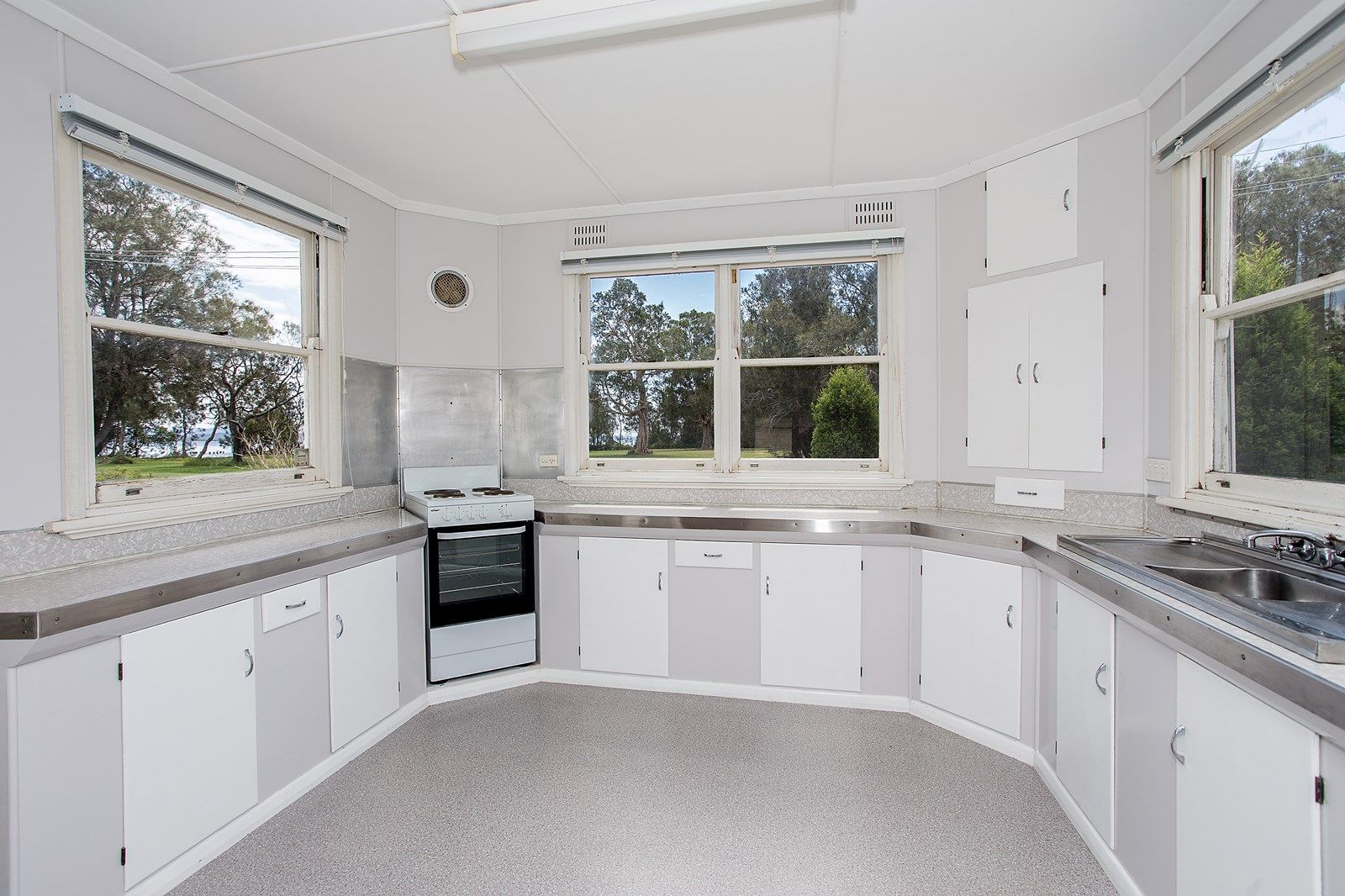 14 Lakeside Drive, Swansea NSW 2281, Image 2