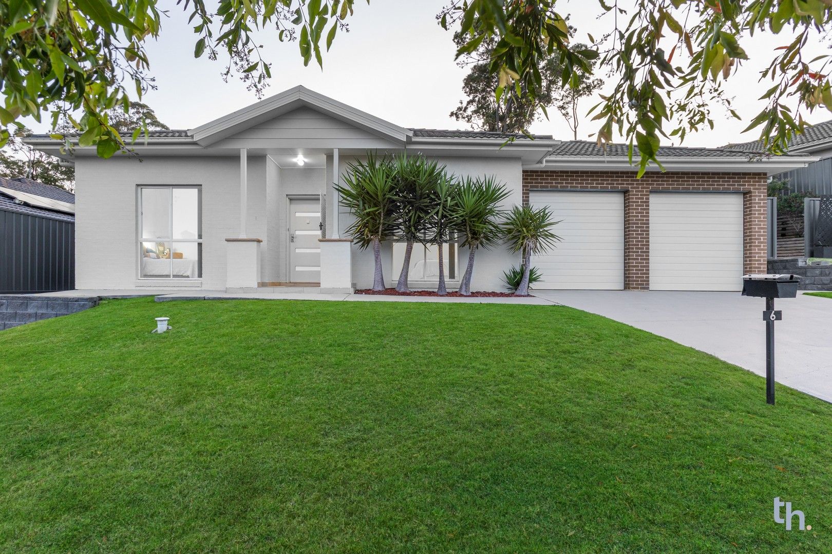 4 bedrooms House in 6 Cockatoo Street FLETCHER NSW, 2287