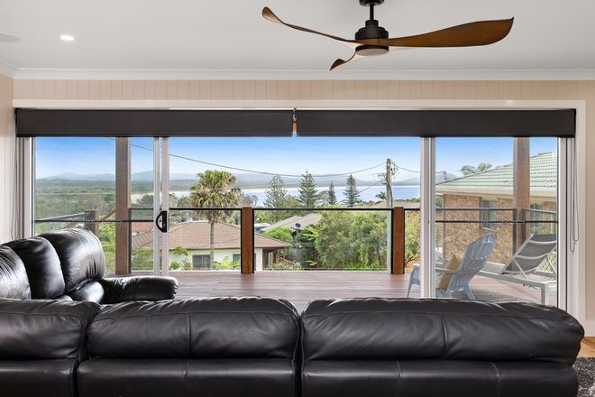 Picture of 7 Vernon Street, SCOTTS HEAD NSW 2447