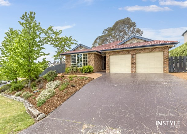 8 Robinia Place, Jerrabomberra NSW 2619