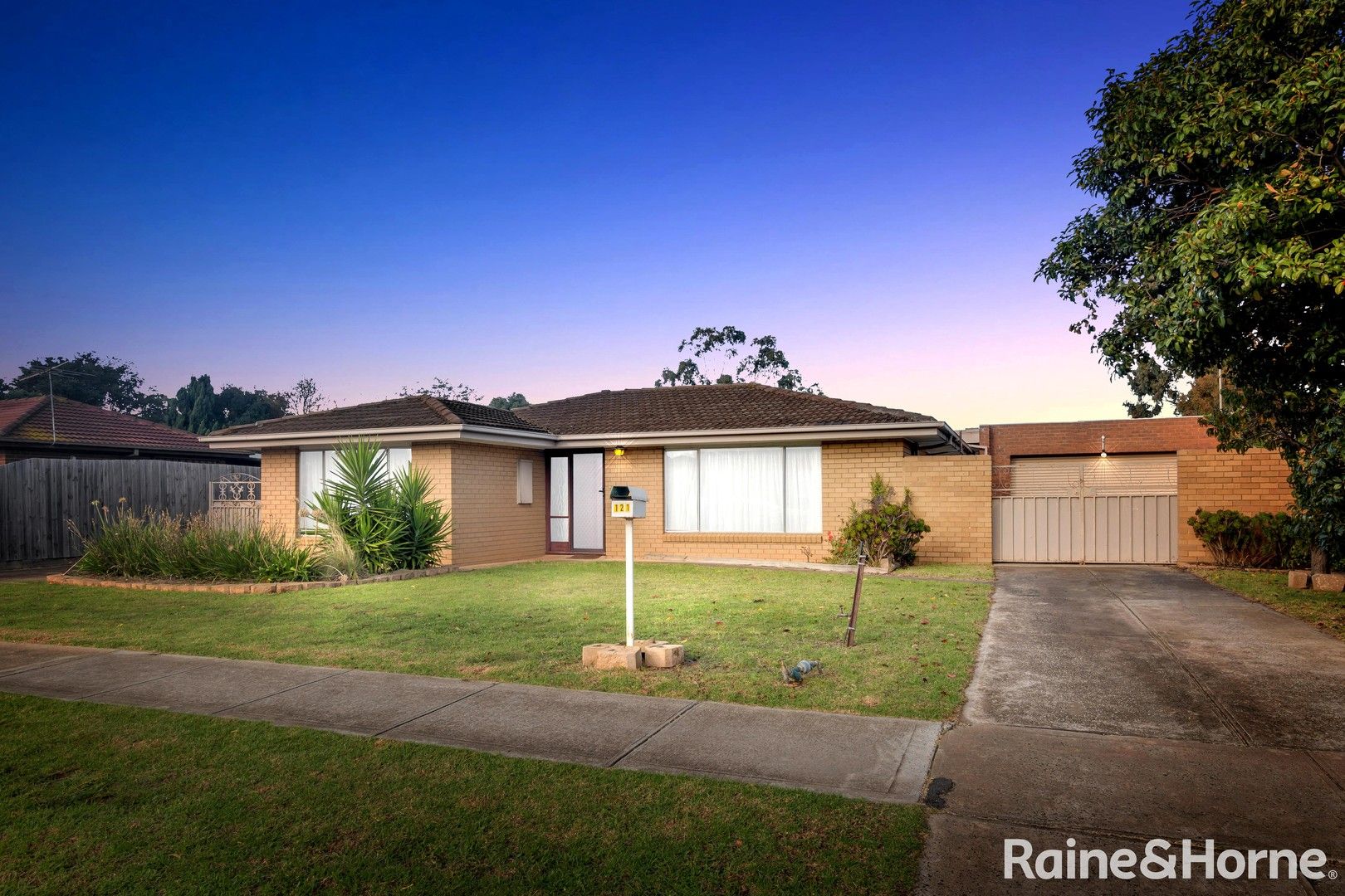 121 Westmelton Drive, Melton West VIC 3337, Image 0