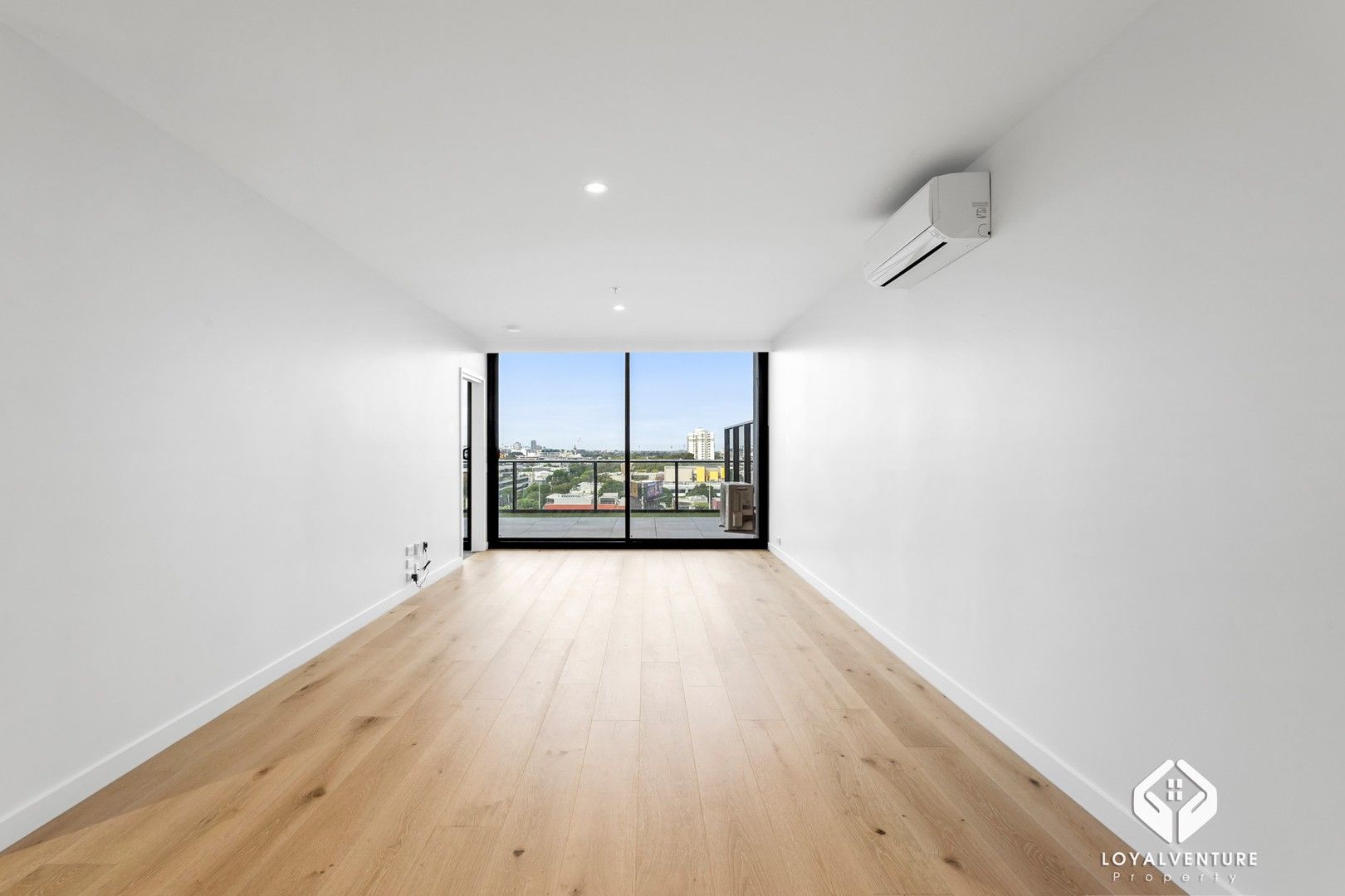 2 bedrooms Apartment / Unit / Flat in 905 / 245 City Road SOUTHBANK VIC, 3006
