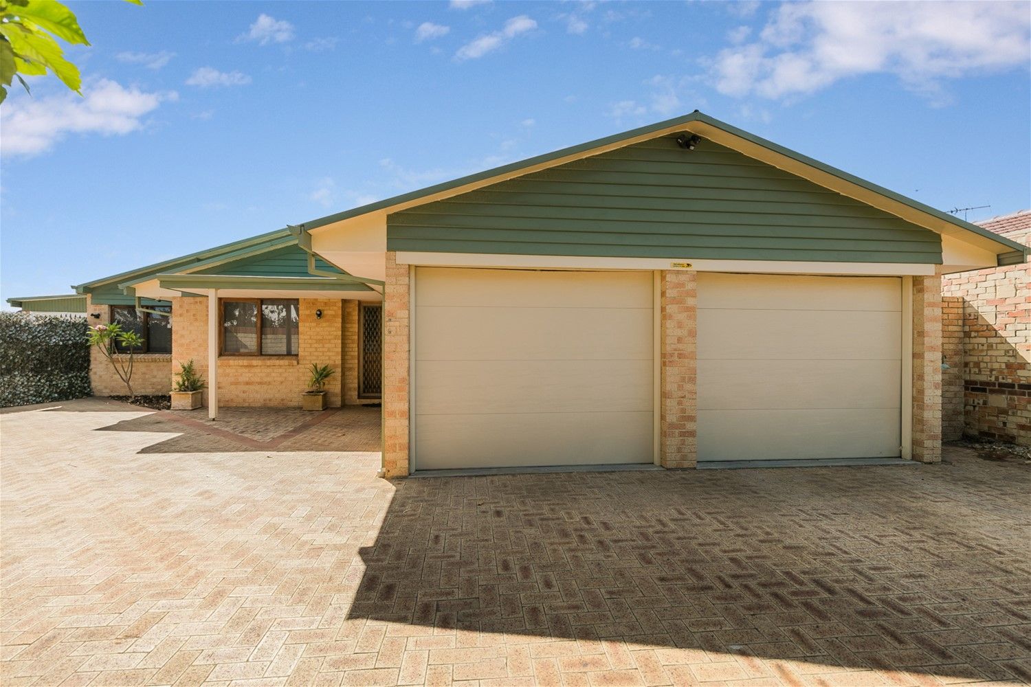 2 Nicholson Court, Canning Vale WA 6155, Image 0