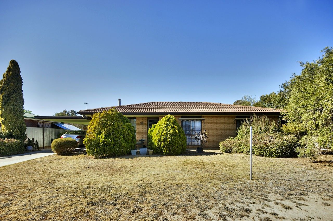 122 Burton St, Deniliquin NSW 2710, Image 0