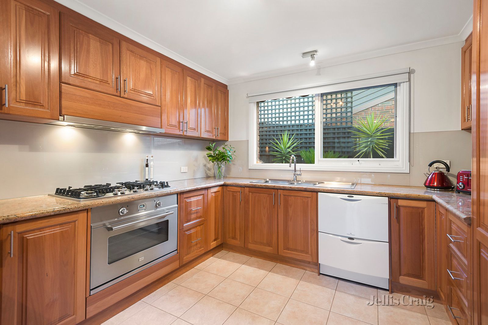 2 Murrindal Close, Eltham North VIC 3095, Image 2