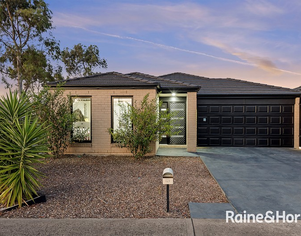 10 Harvard Street, Cranbourne West VIC 3977