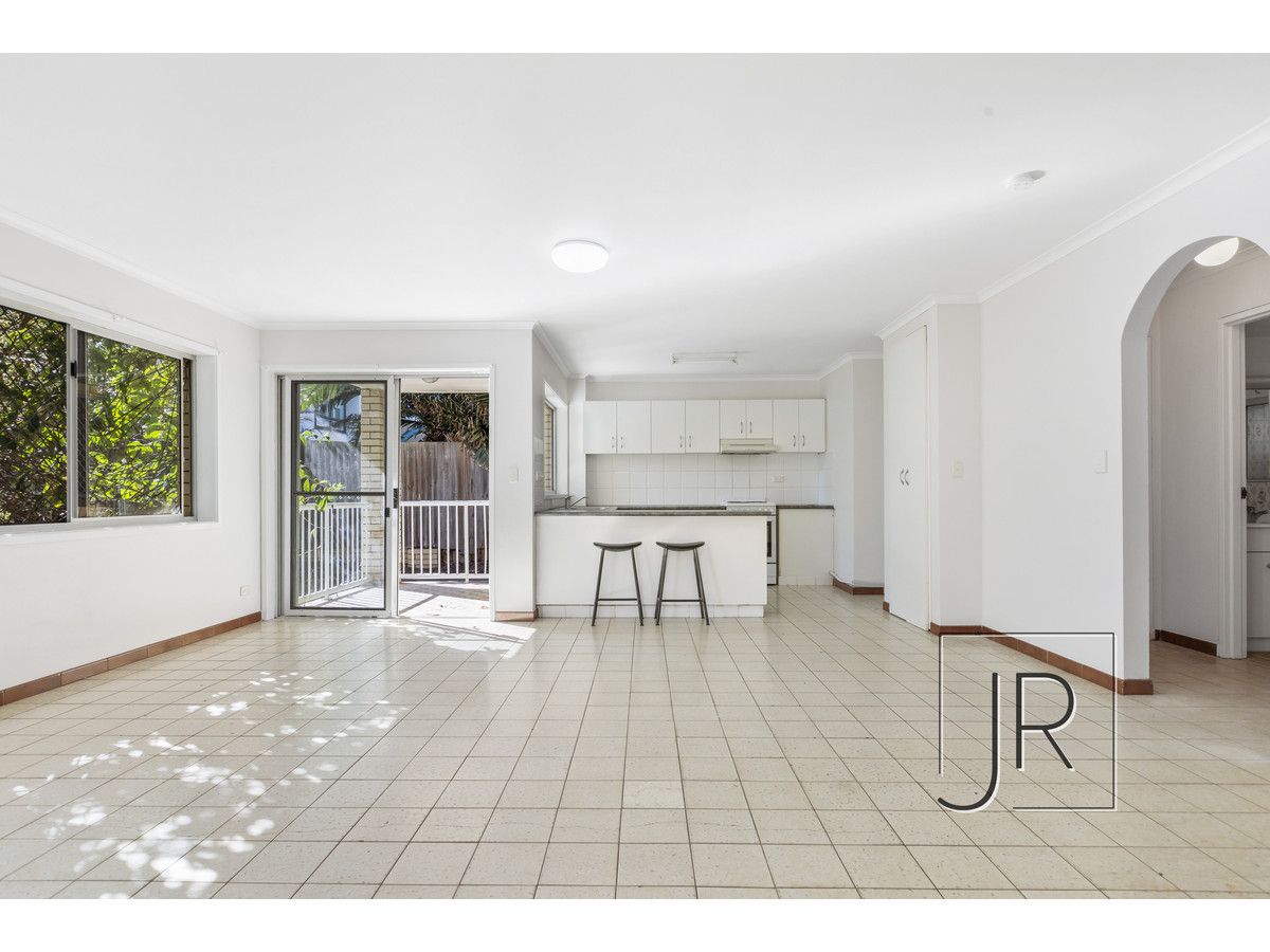 2 bedrooms Apartment / Unit / Flat in 4/47 Pacific Street MAIN BEACH QLD, 4217