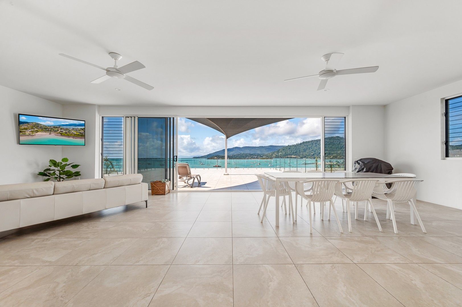 2/20 Broadwater Avenue, Airlie Beach QLD 4802, Image 0