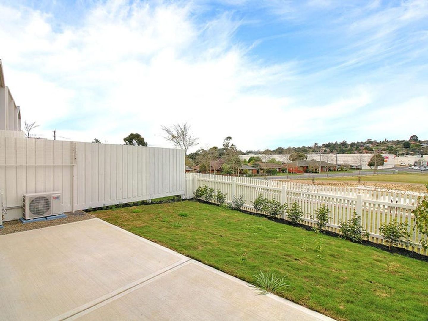 25 Belsay Chase, Chirnside Park VIC 3116, Image 2