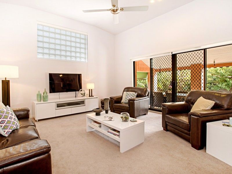 2 Hillman Court, Avondale Heights VIC 3034, Image 1