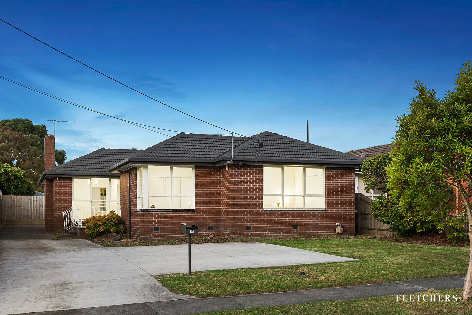 15 Lindisfarne Drive, Burwood East VIC 3151, Image 0