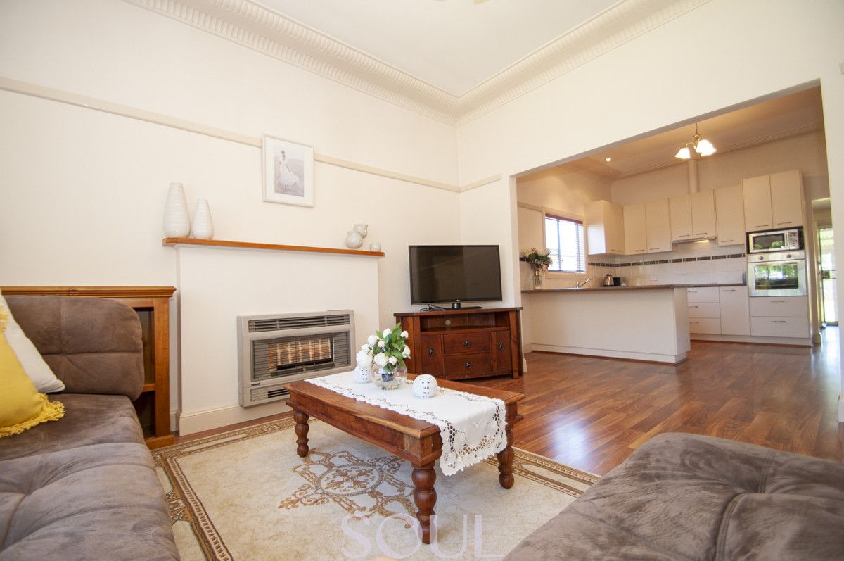 10 Kywong Street, Griffith NSW 2680, Image 2