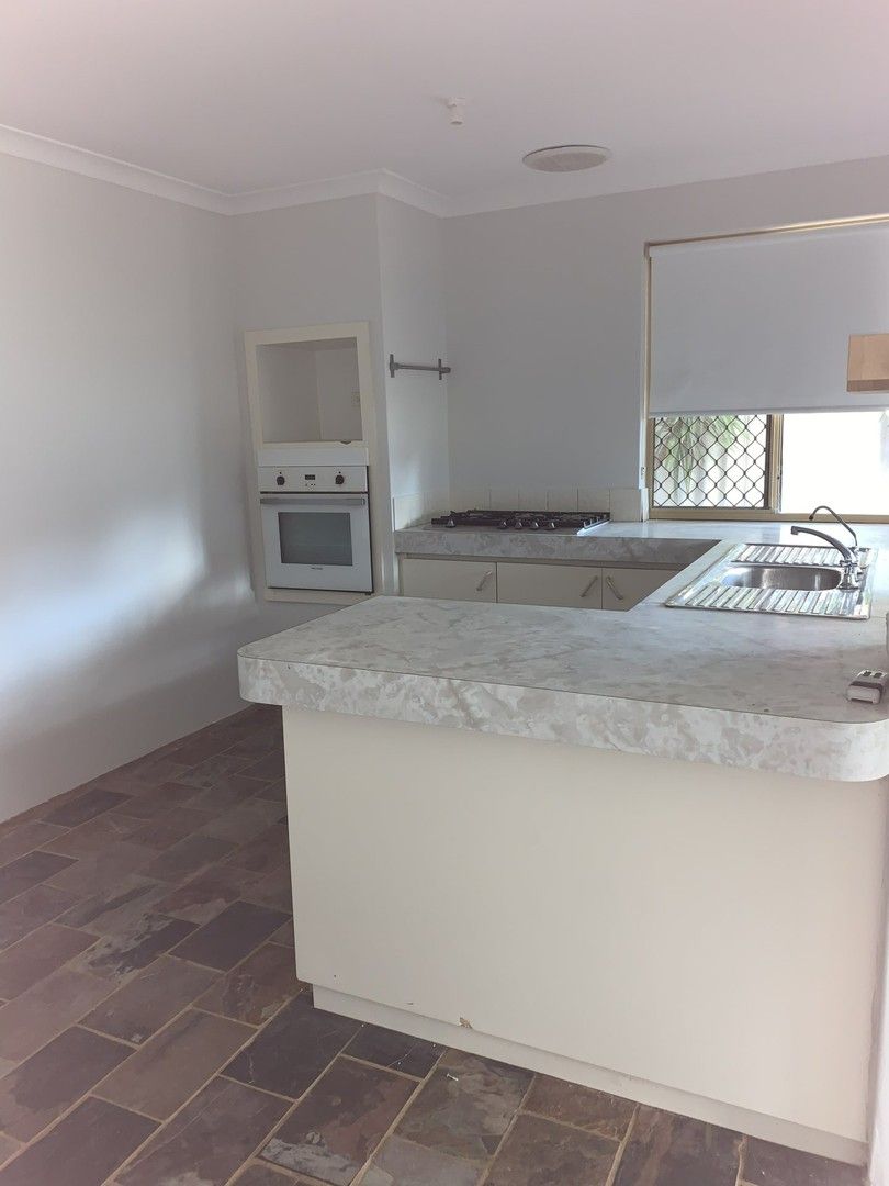 3 bedrooms House in 5 Lydiard Retreat CANNING VALE WA, 6155