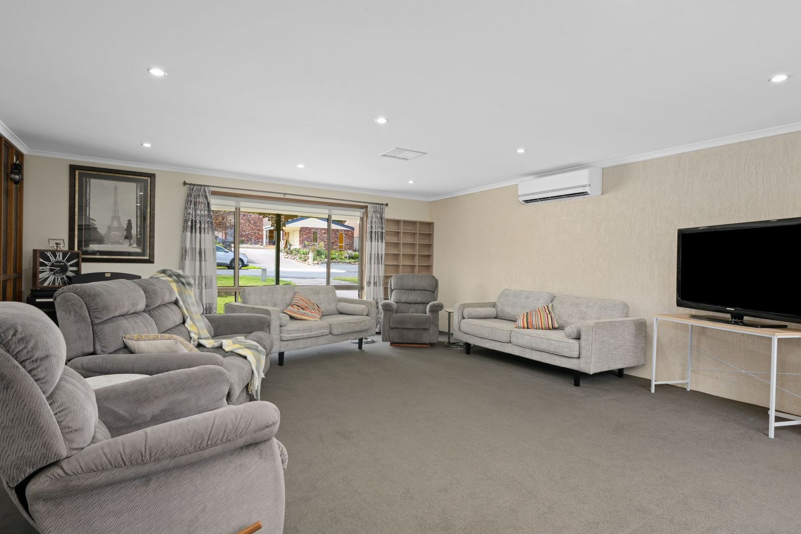 906 CLINTON AVENUE, West Albury NSW 2640 Domain