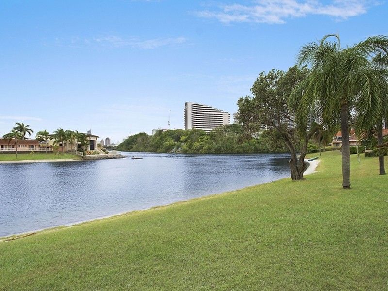 2/15 Hooker Boulevard, Broadbeach Waters QLD 4218, Image 1