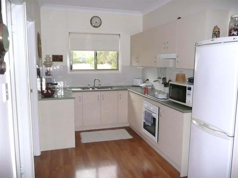 54-56 Frederick Street, WOOLOMIN NSW 2340, Image 2