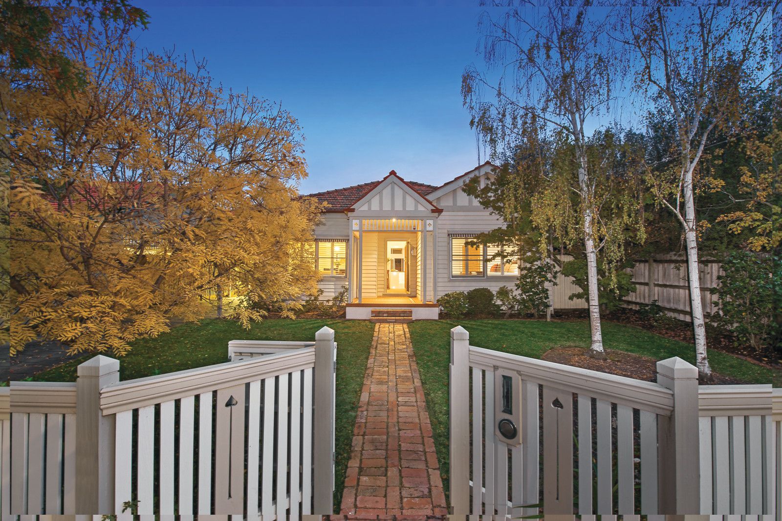 16 Flowerdale Road, Glen Iris Property History & Address Research