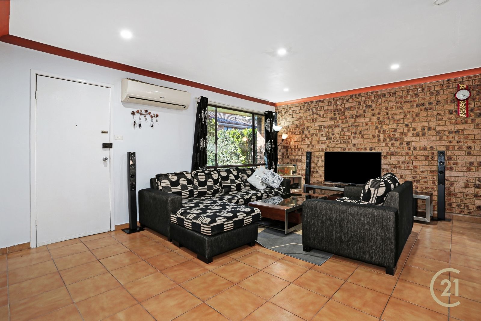 7/226-228 Harrow Road, Glenfield NSW 2167, Image 2