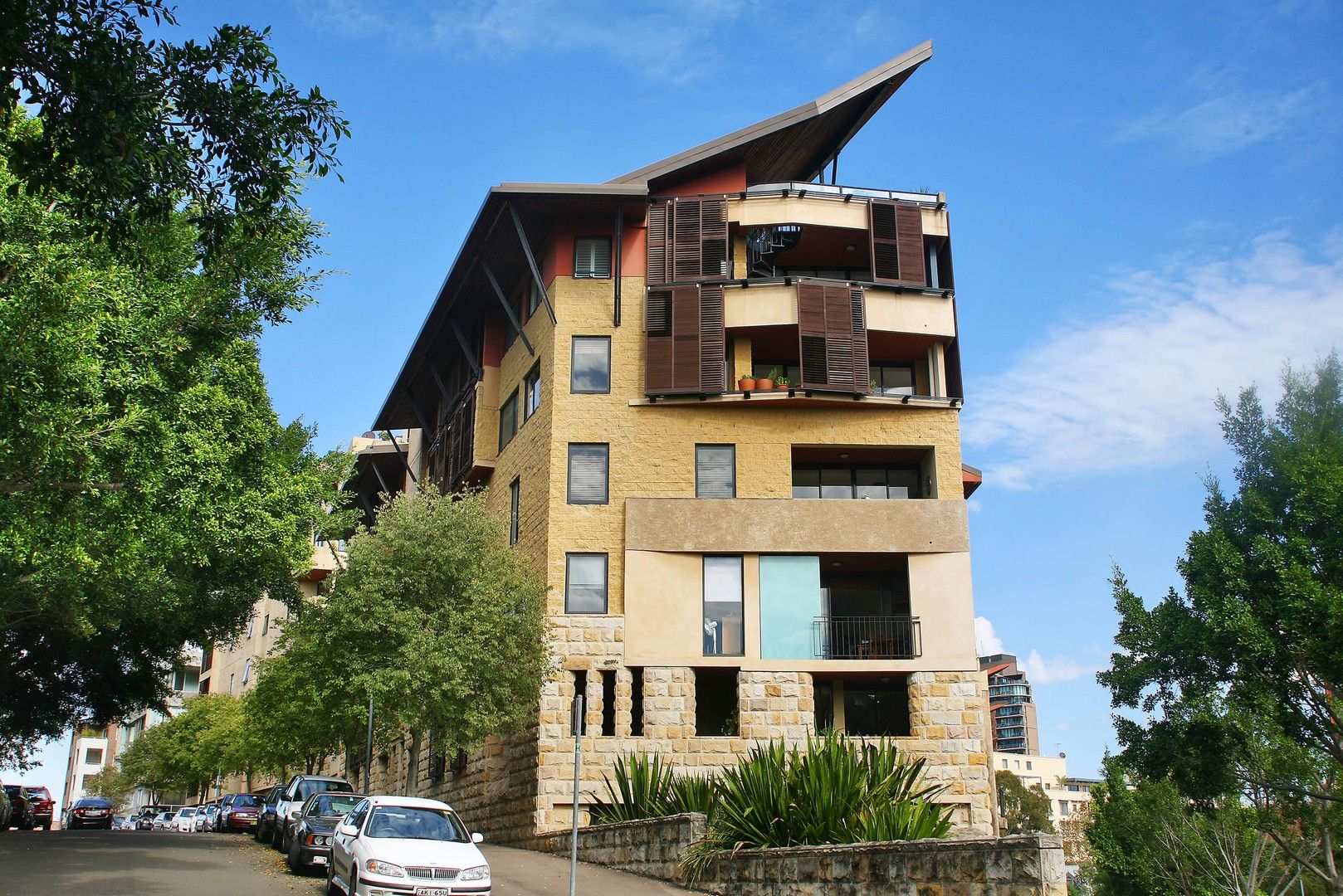 2 bedrooms Apartment / Unit / Flat in 4/127 Point Street PYRMONT NSW, 2009