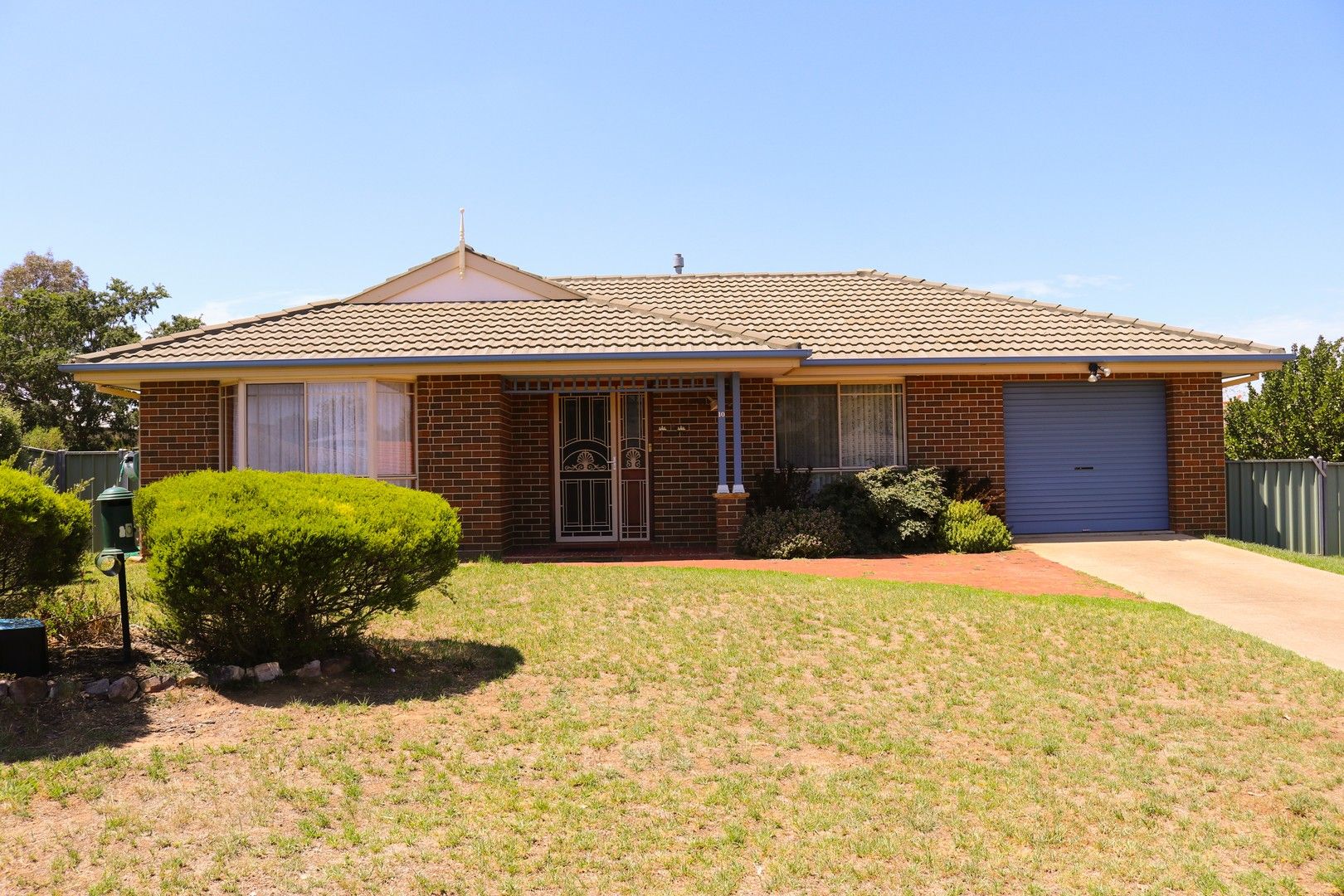 3 bedrooms House in 10 Angel Court YOUNG NSW, 2594
