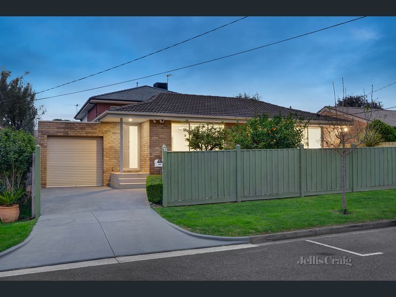 2 bedrooms Apartment / Unit / Flat in 10 Clare Street BLACKBURN VIC, 3130